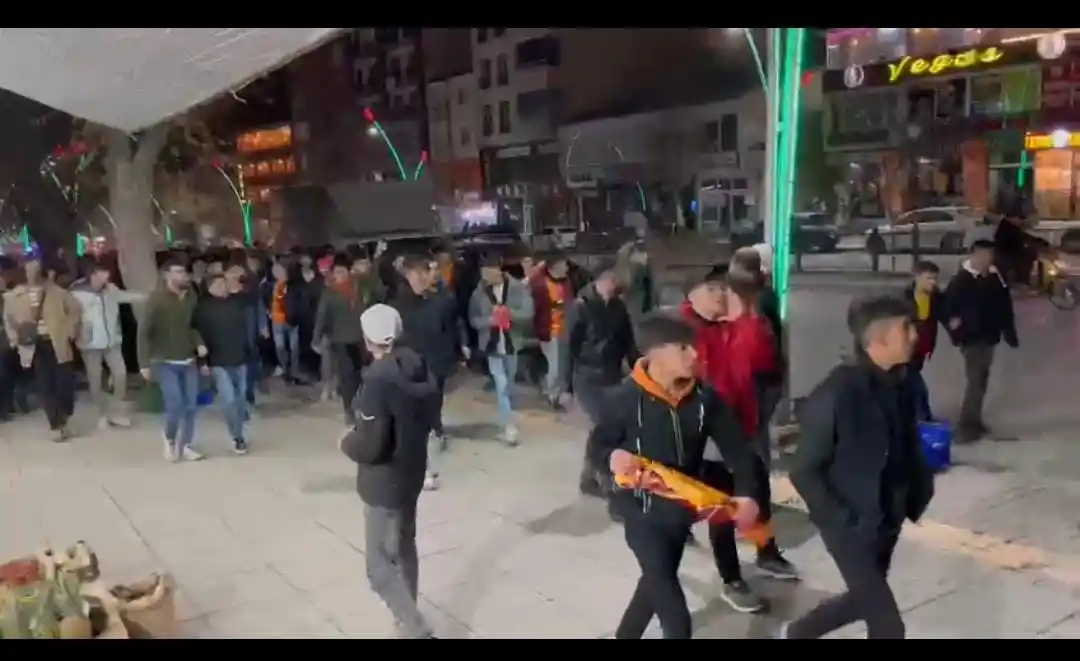 Galatasaray’ın galibiyeti Muş’ta coşkuyla kutlandı