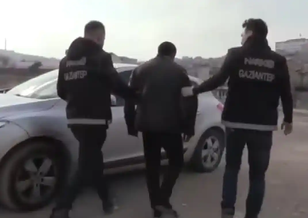 Gaziantep’te metruk binalara şok baskın