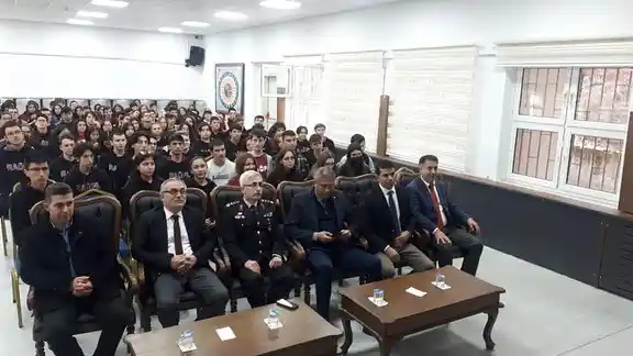 Geleceğin yazılımcıları semineri can kulağıyla dinlediler