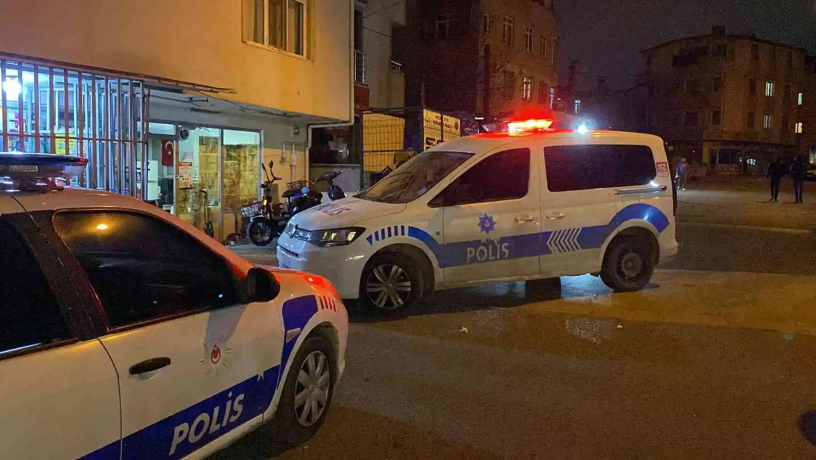 Genç kadın tartıştığı kocasını darp edip yaraladı