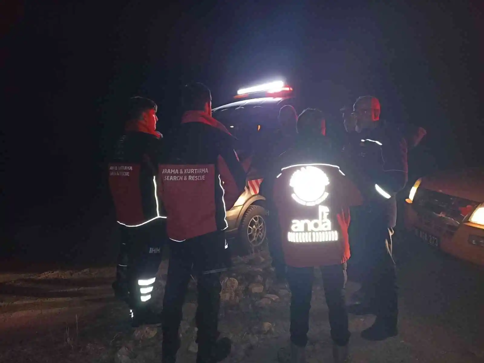 Gölete devrilen iş makinesinin operatörü hayatını kaybetti