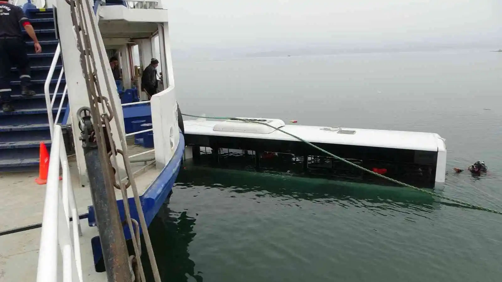 Gölete uçan otobüsün araç içi kamera görüntüleri ortaya çıktı