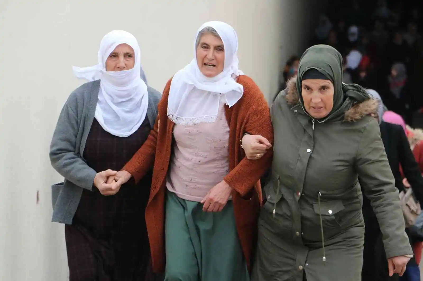 Hacire Akar'ın oğlu dedesinin yanına defnedildi