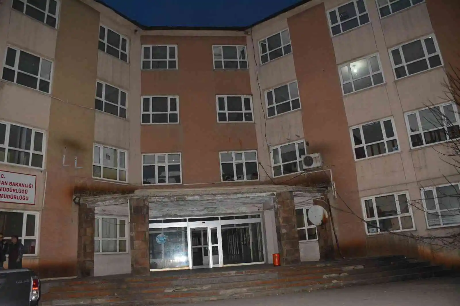 Hırsızlar, Bitlis Gazeteciler Cemiyeti’ni soyup soğana çevirdi