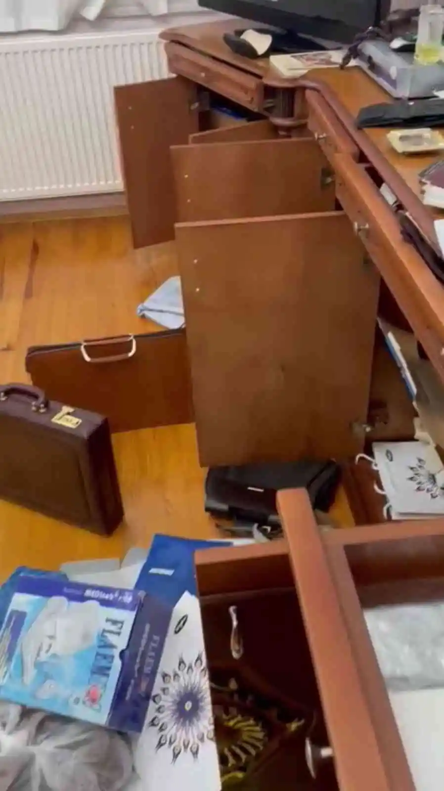 Hırsızları kapısını kırarak girdikleri gurbetçinin evini talan etti