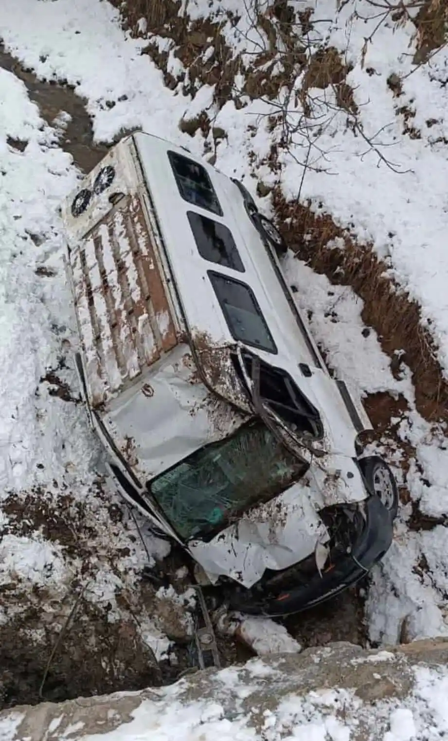 Hizanda trafik kazası: 3 yaralı