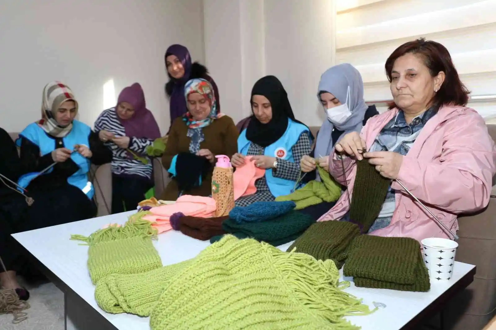 İhtiyaç sahiplerini ısıtmaya gönüllü oldular