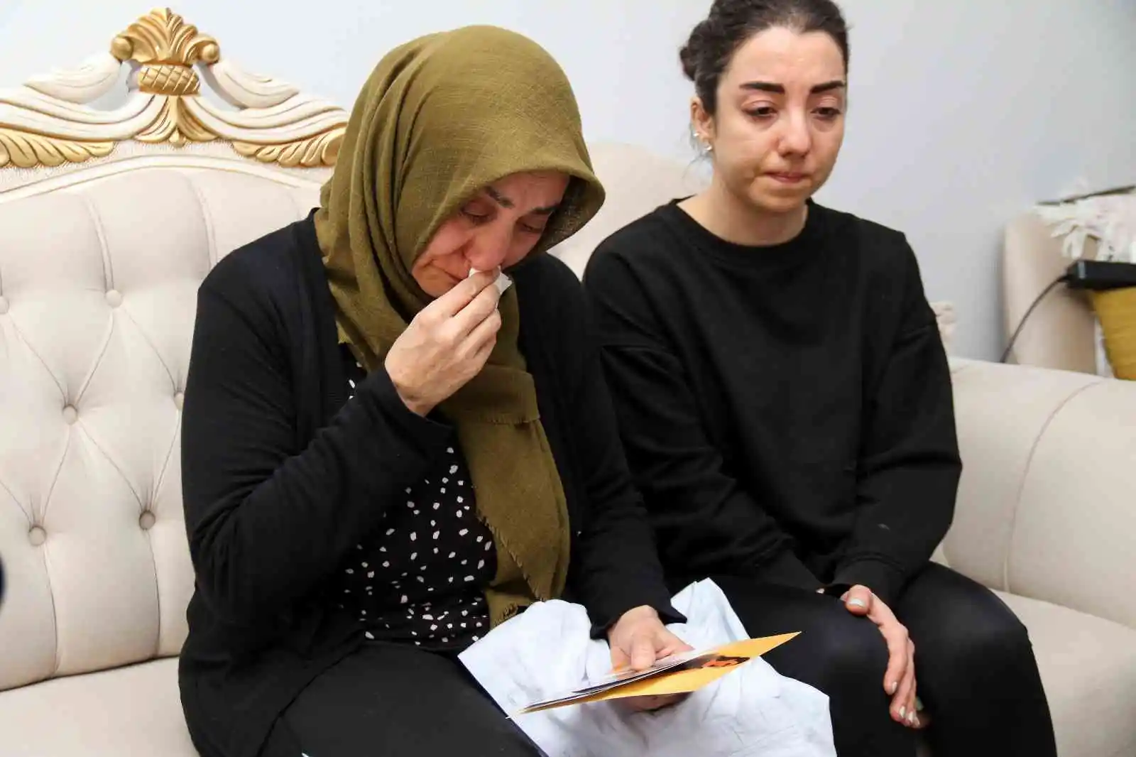 İkinci kattan düşen kadın hayatını kaybetti