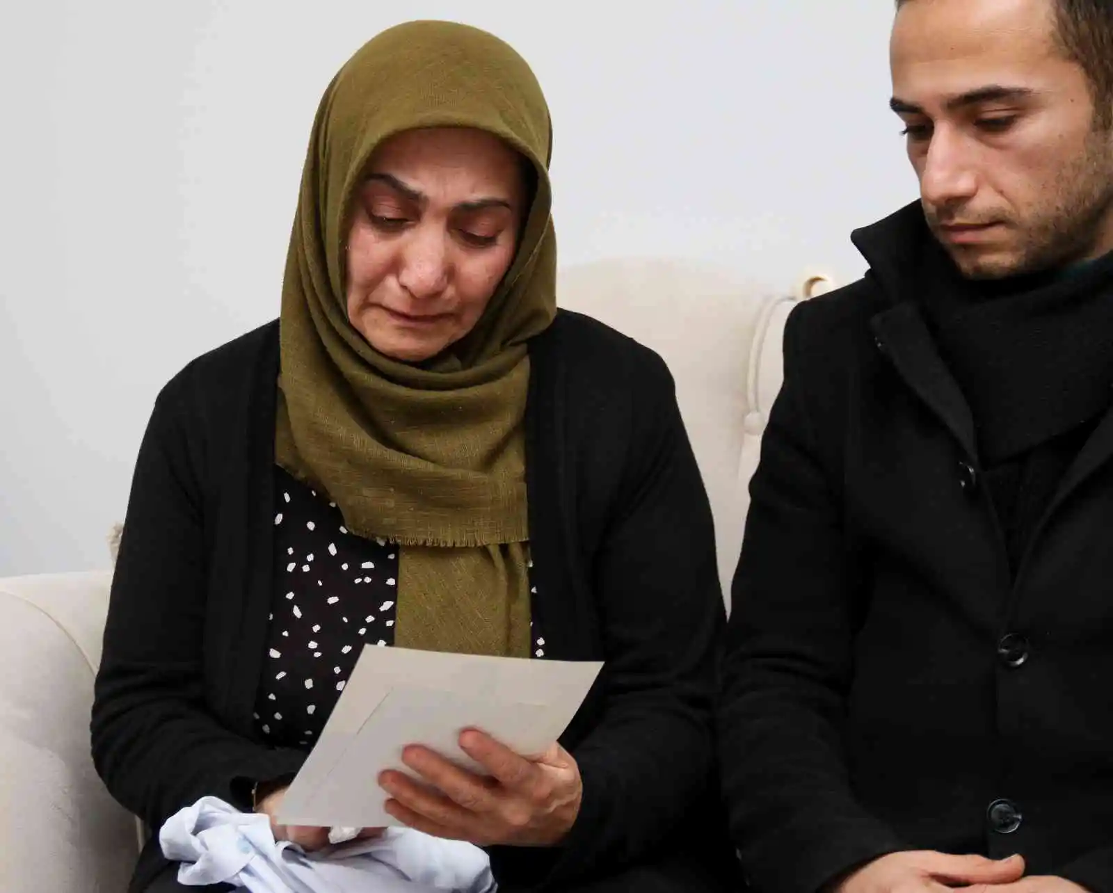 İkinci kattan düşen kadın hayatını kaybetti
