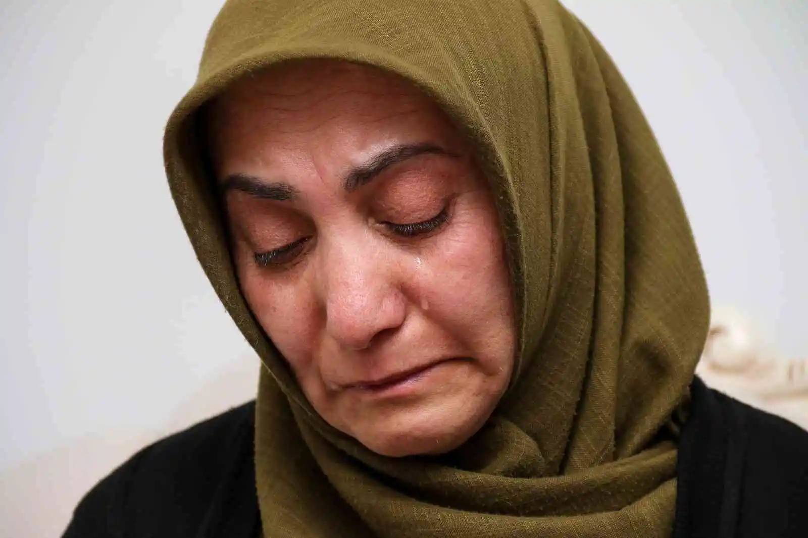 İkinci kattan düşen kadın hayatını kaybetti