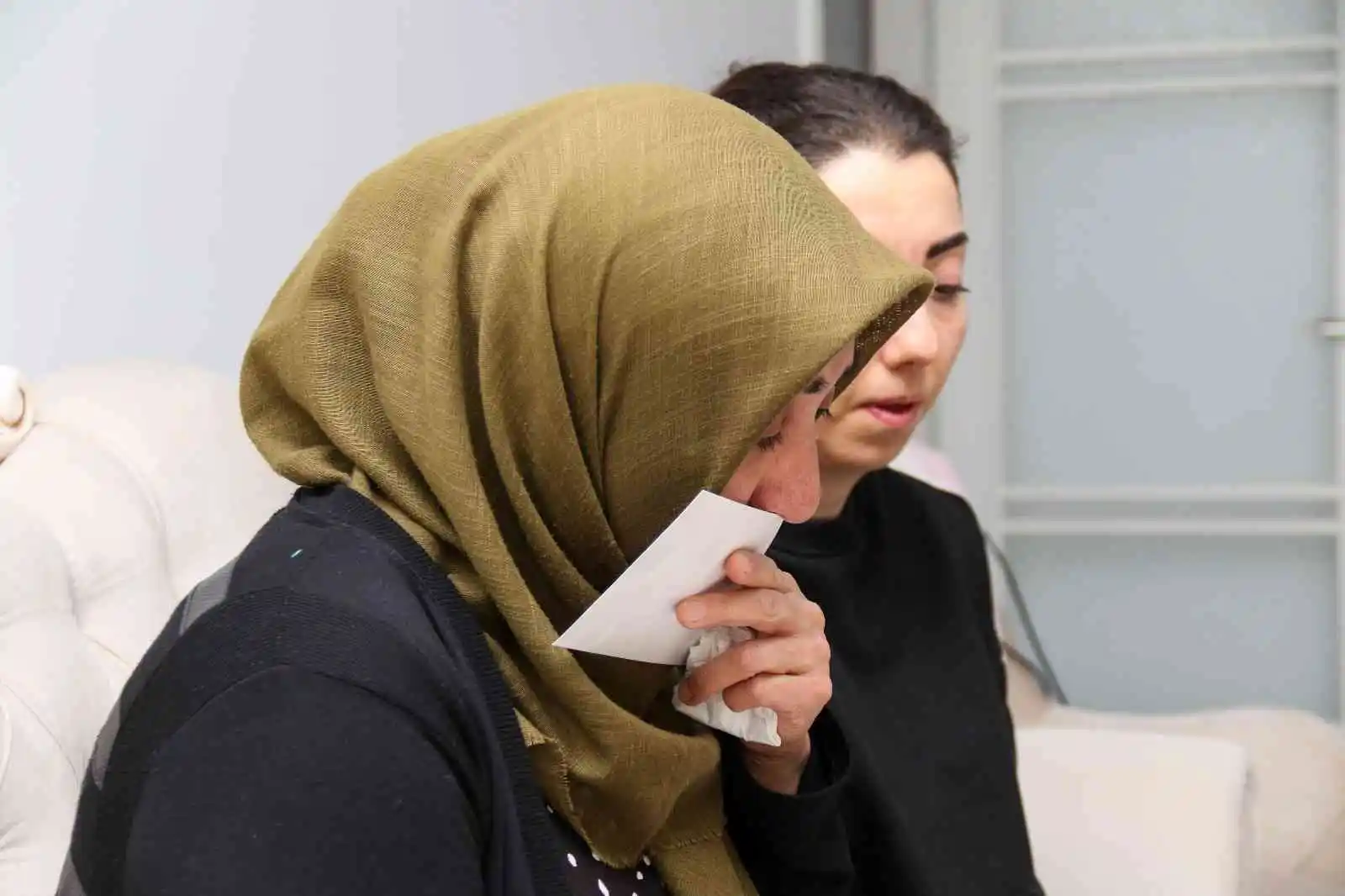 İkinci kattan düşen kadın hayatını kaybetti
