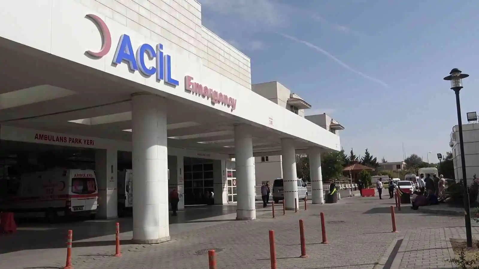 İş merkezinin 3. katından düşen yaşlı adam hayatını kaybetti