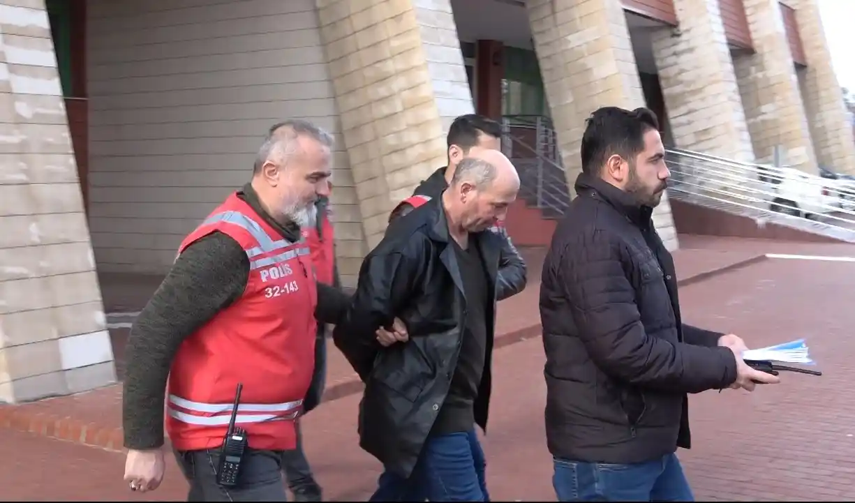 Isparta'da site yöneticisini öldürdüğü iddiasıyla gözaltına alınan şüpheli tutuklandı