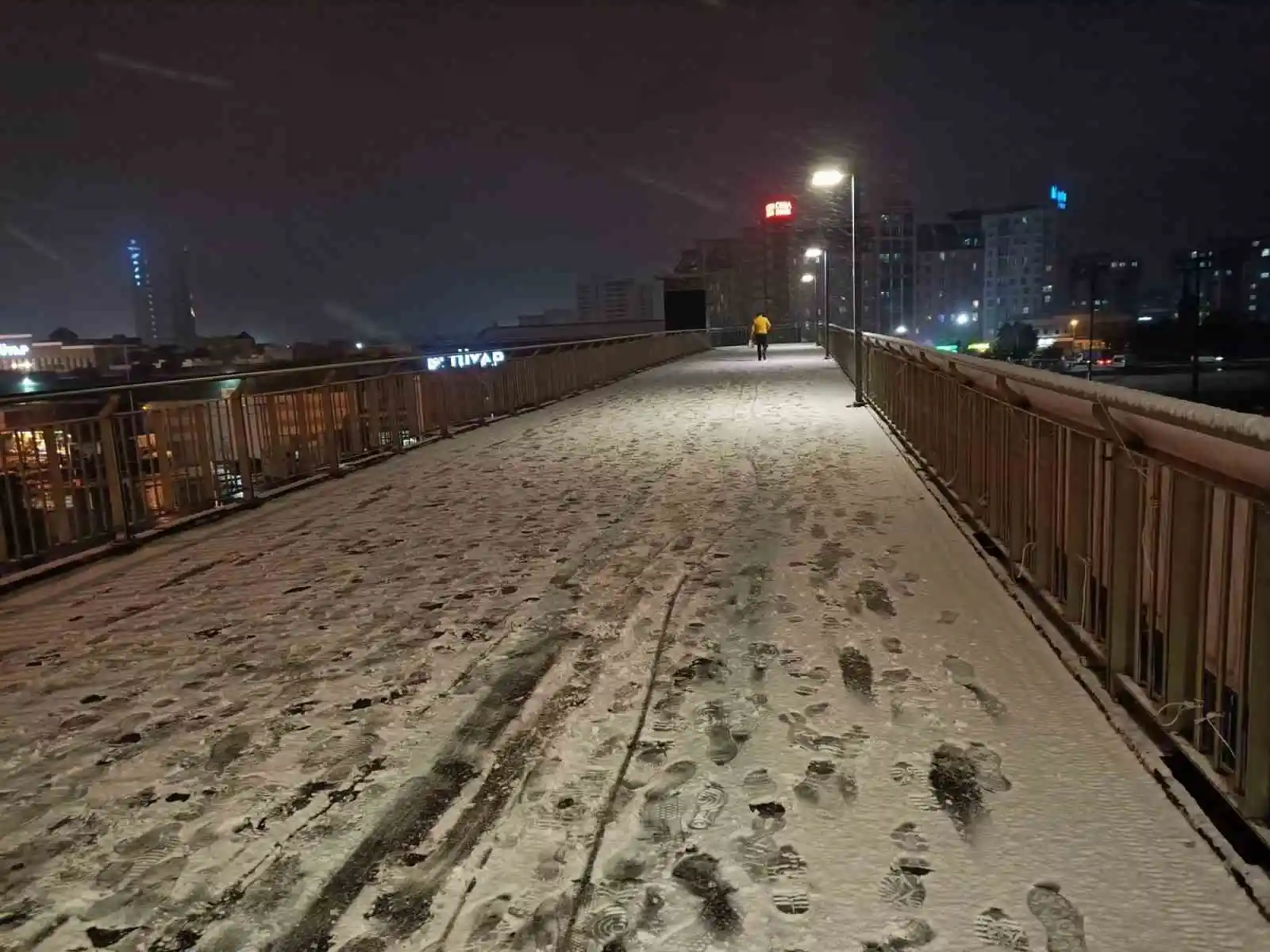 İstanbul’da beklenen kar yağışı başladı
