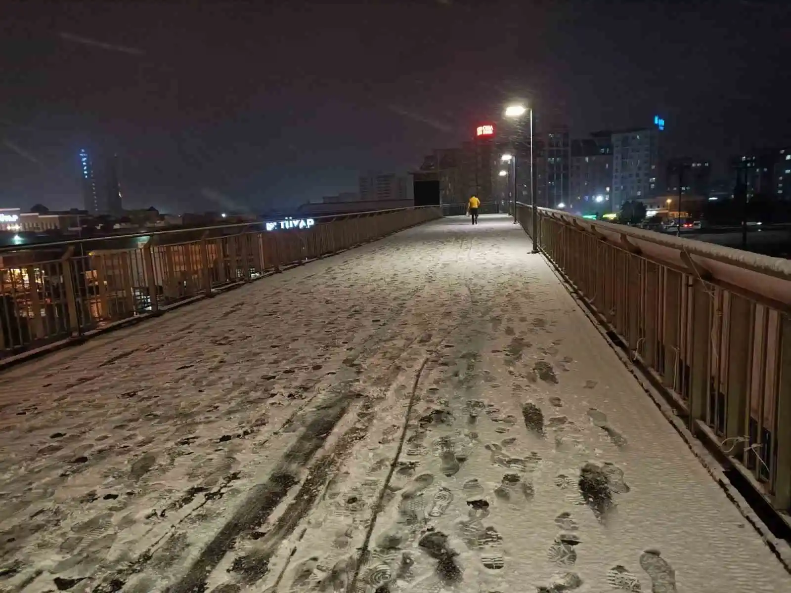 İstanbul’da beklenen kar yağışı başladı
