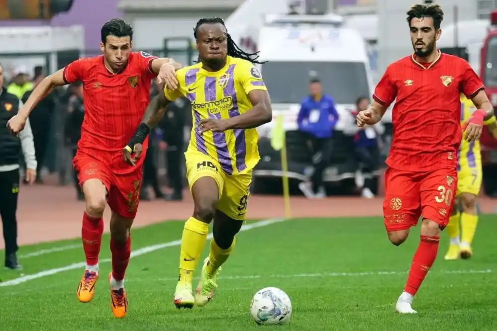 İstanbulspor, Emeka Eze'yi kadrosuna kattı
