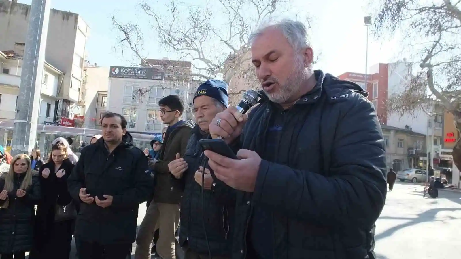 İsveç’te Kur’an yakılmasına Burhaniye’den tepki