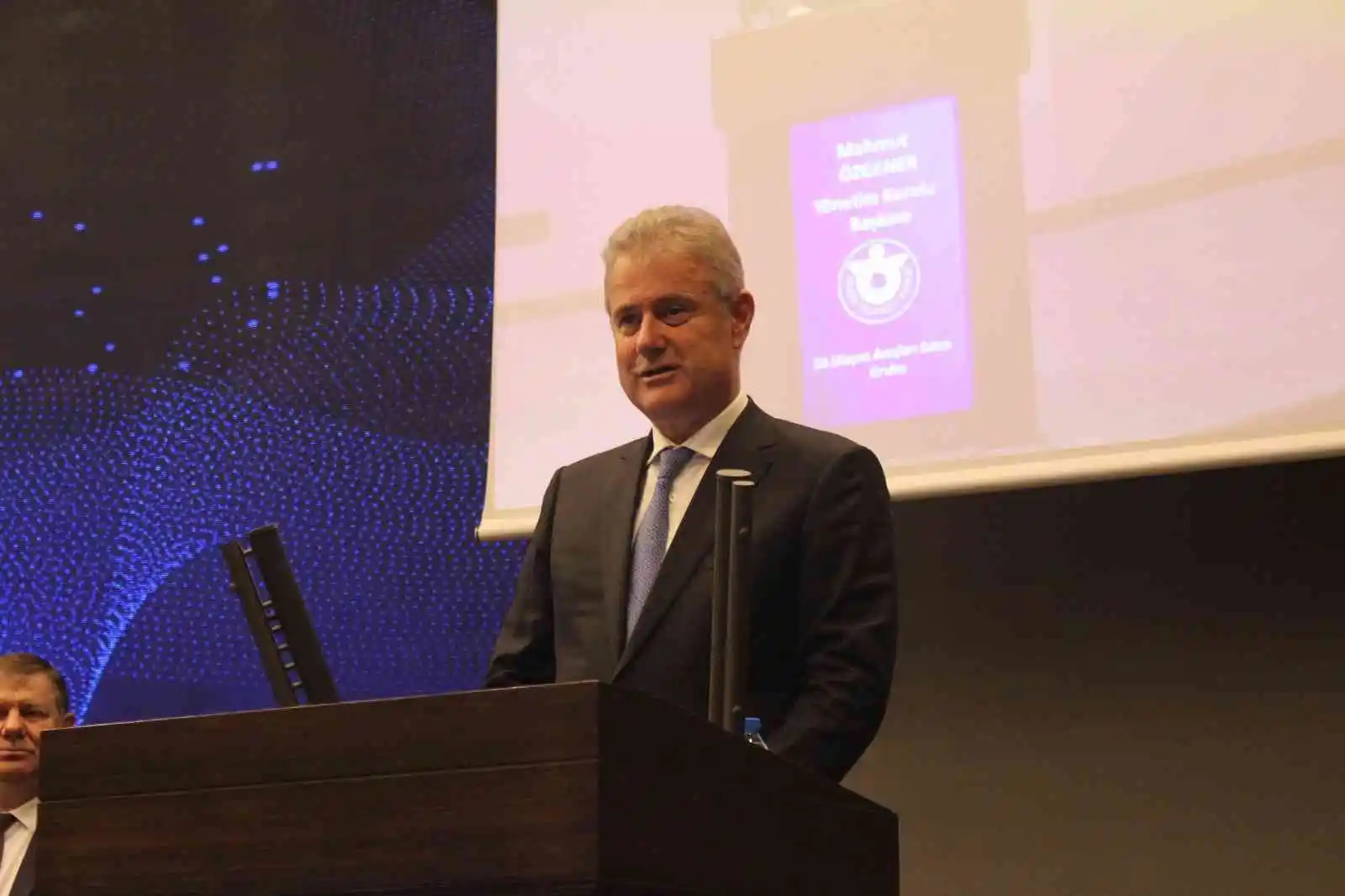 İZTO Başkanı Özgener: "Ödemelerini düzenli yapan iş insanlarımıza teşvik edici bir indirim uygulanmalı"