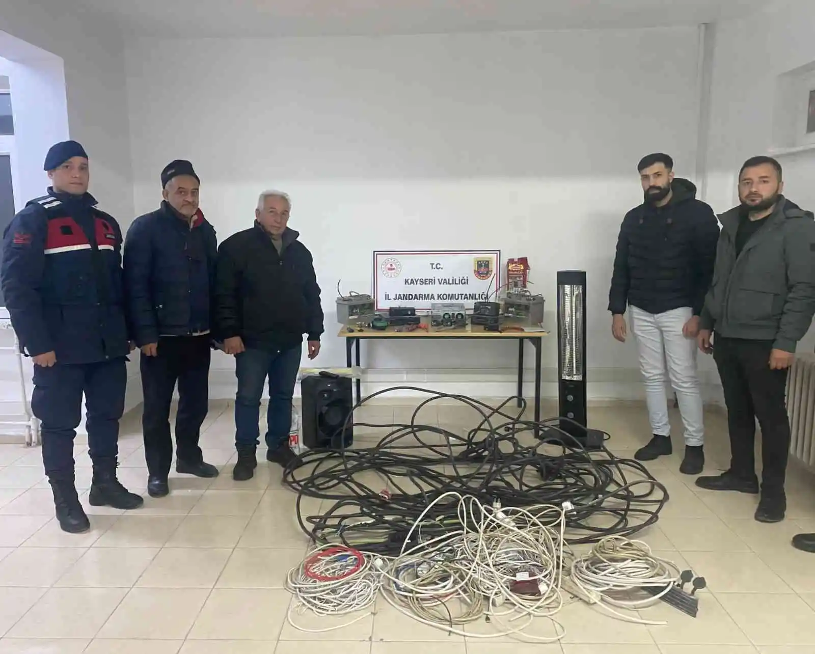 Jandarma 6 hırsızlık olayını aydınlattı