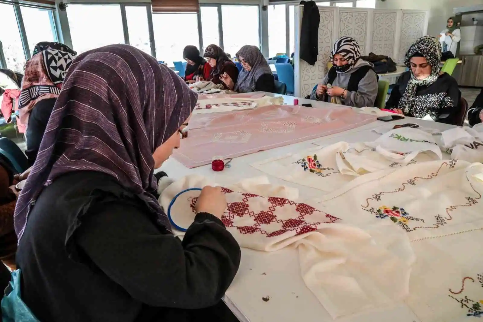Kadınlar büyükşehir belediyesiyle meslek sahibi oluyor
