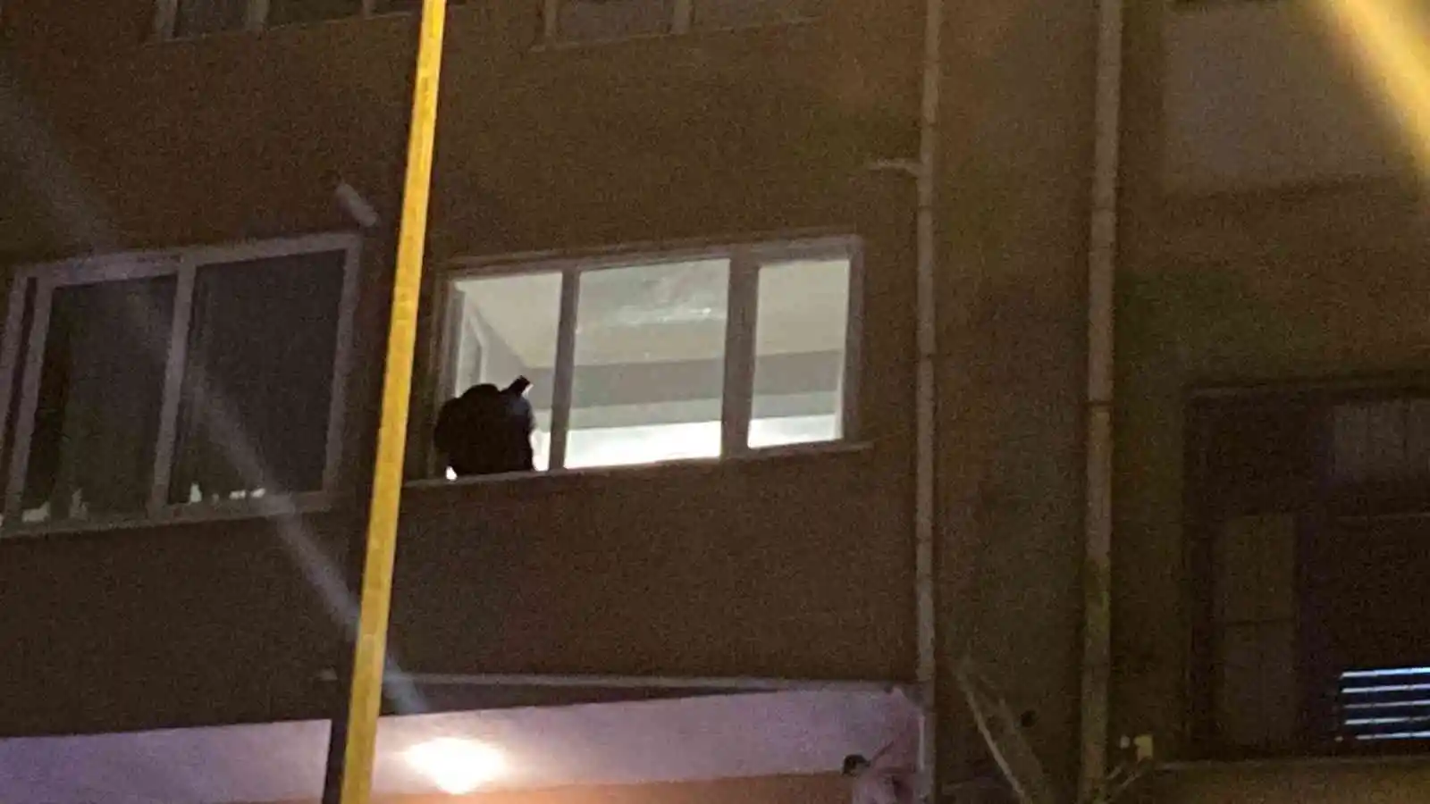 Kağıthane’de motosikletli maskeli saldırganlar kıraathaneye silahlı saldırı düzenledi: 1’i ağır 3 yaralı