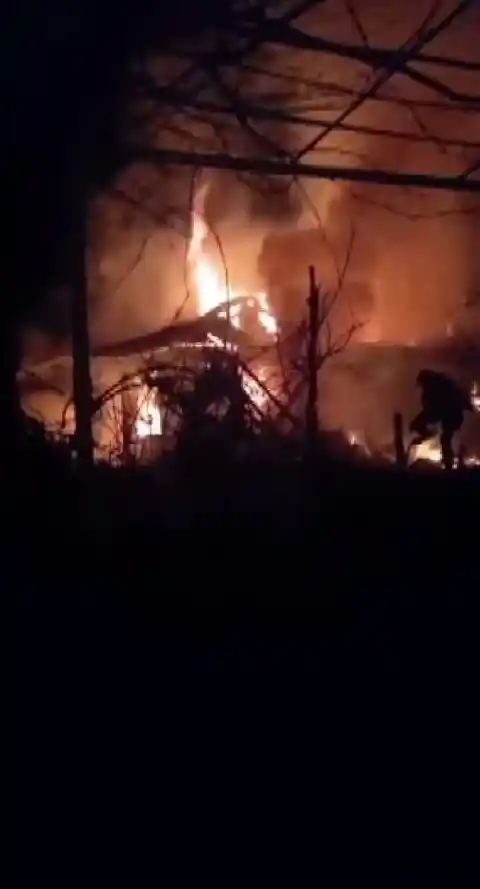 Kalorifer kazanı patladı, alevler geceyi aydınlattı