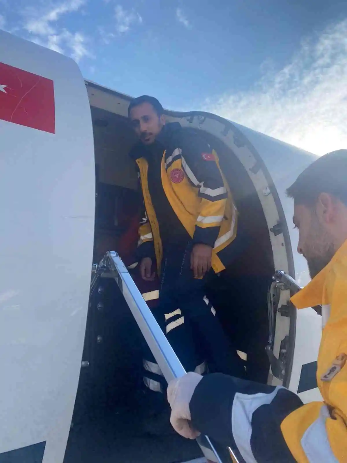 Kalp hastası Berivan uçak ambulansla Ankara’ya sevk edildi