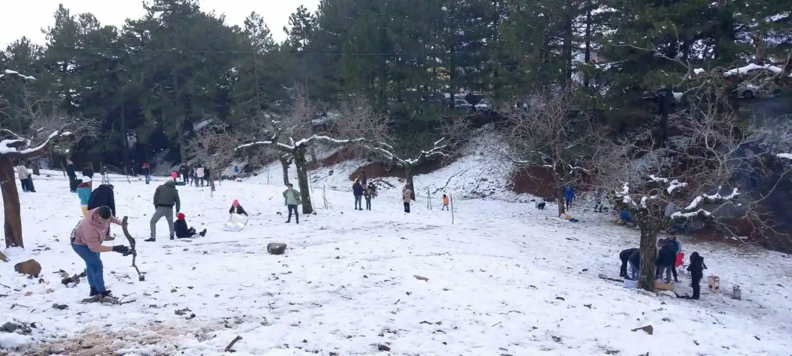 Kar gören Aydınlılar zirveye akın etti