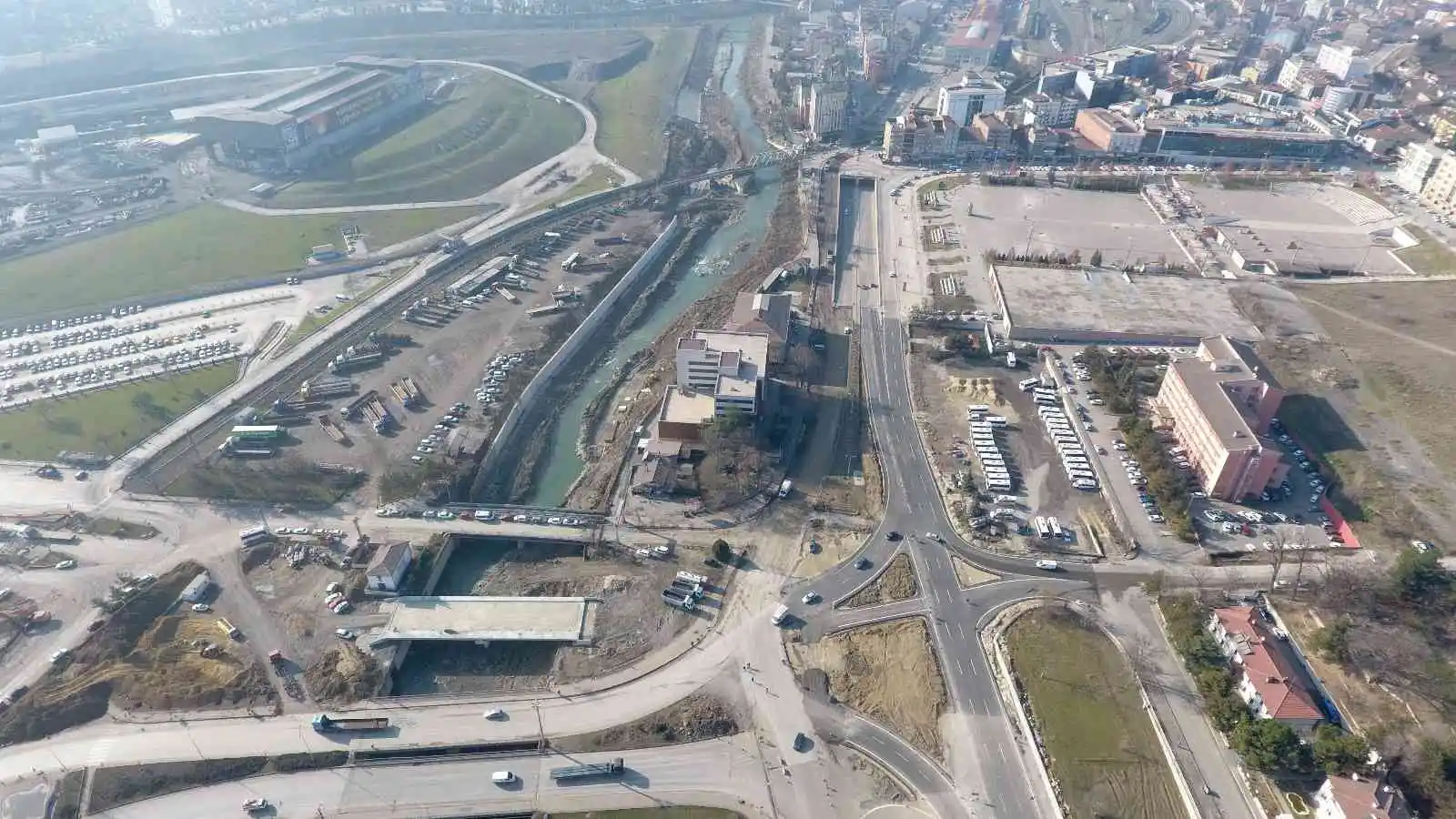 Karabük’te kavşak projesi ve Araç Çayı projesinde çalışmalar sürüyor