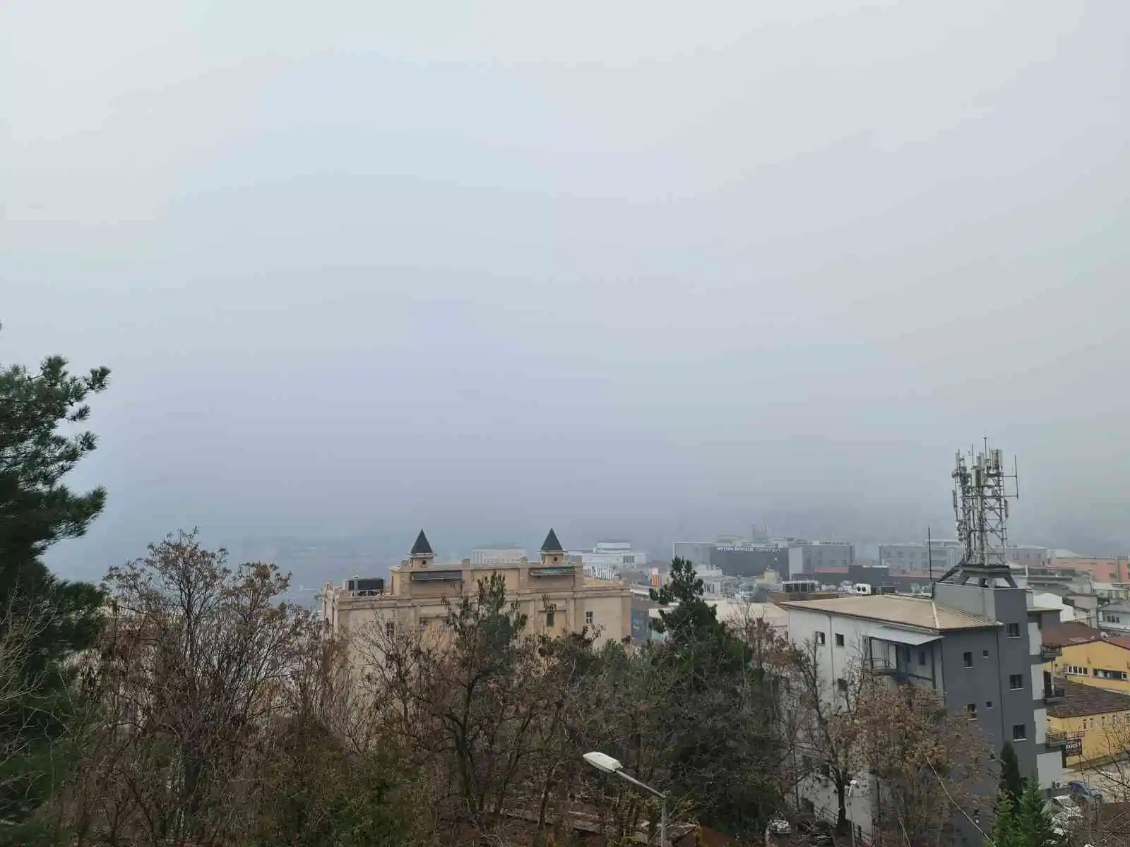 Karabük’te sis geri geldi