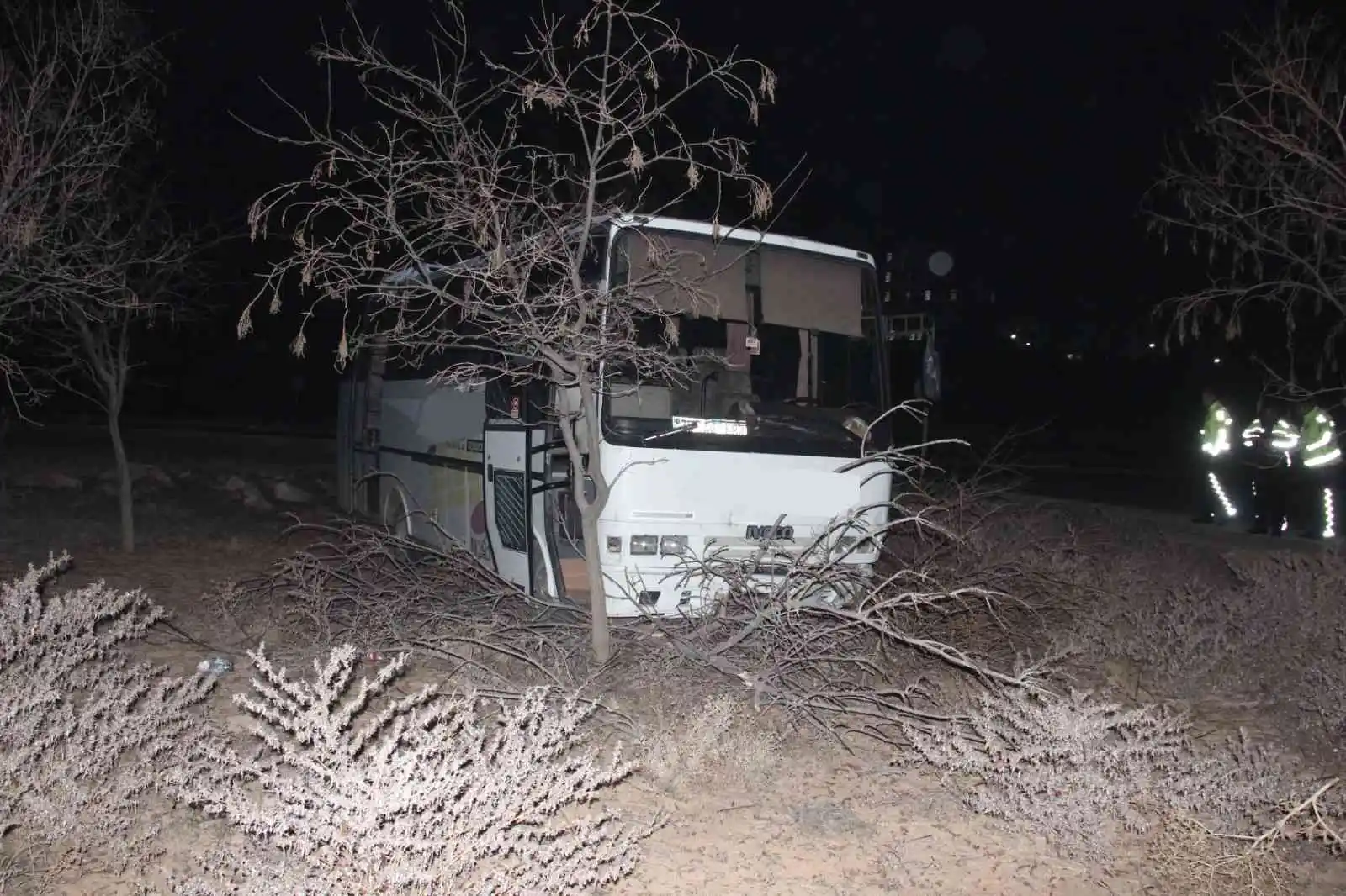 Karaman'da freni patlayan işçi midibüsü şarampole sürüklendi: 7 yaralı
