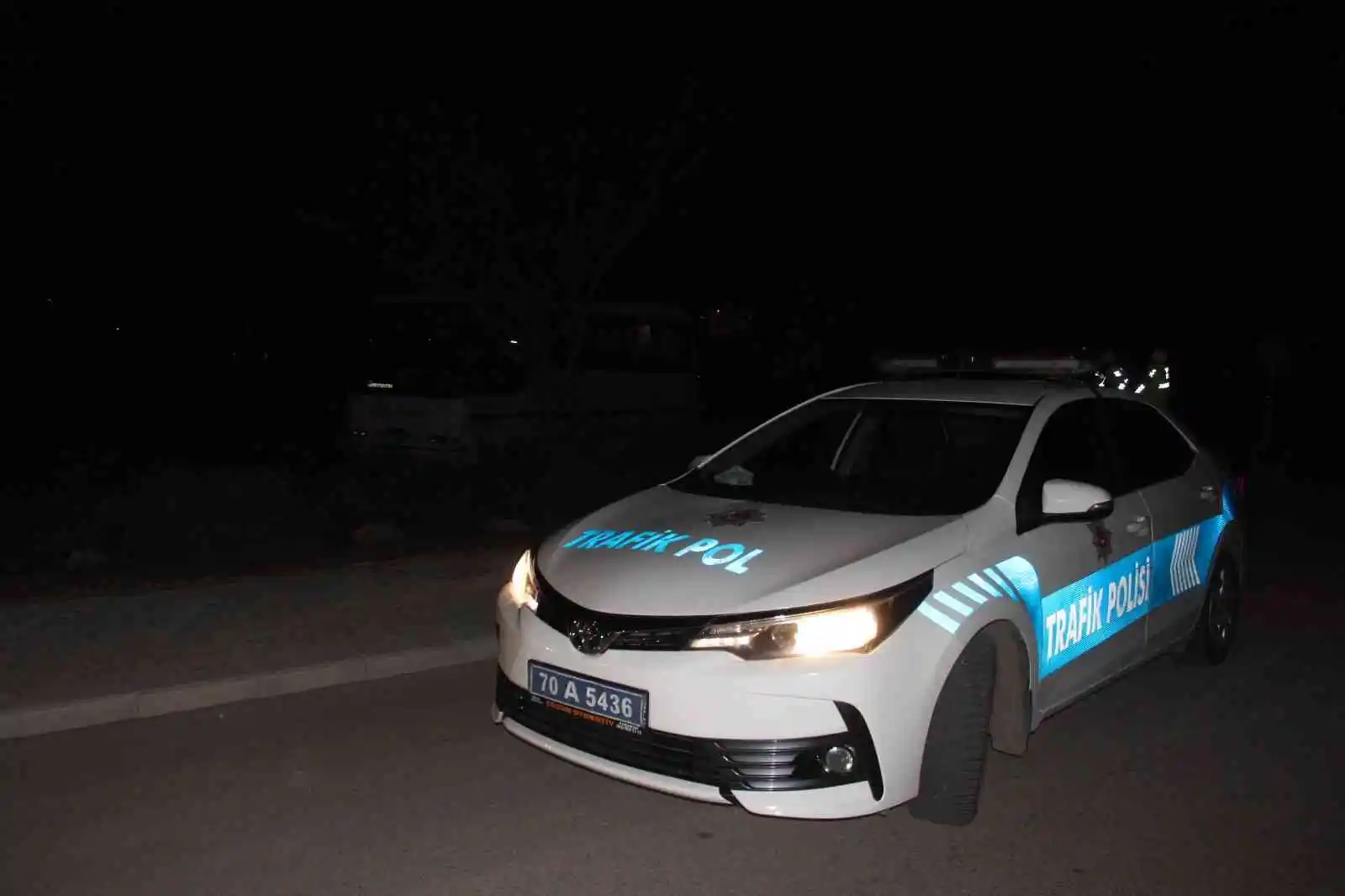 Karaman’da freni patlayan işçi midibüsü şarampole sürüklendi: 7 yaralı