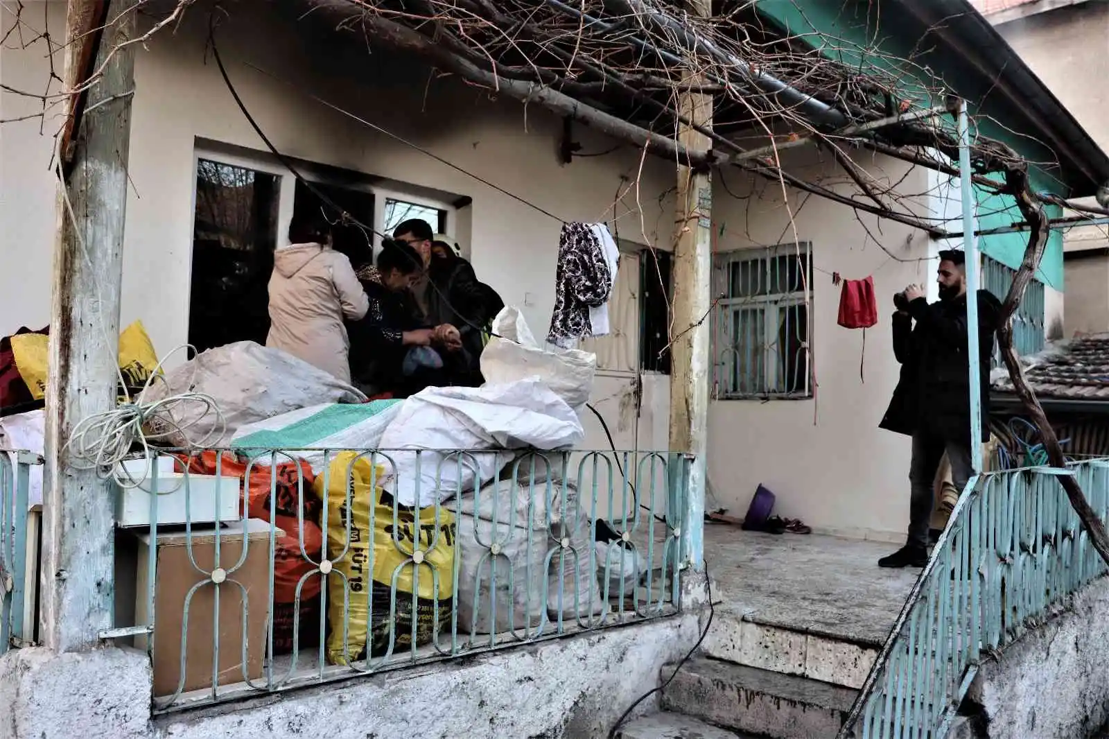 Karısıyla tartıştı, evini ateşe verdi