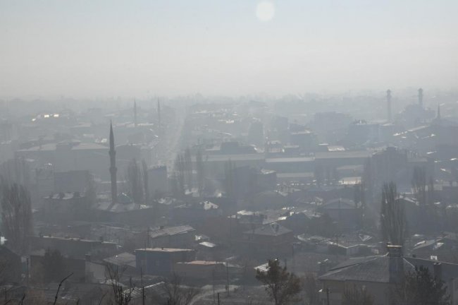 Kars kirli hava ve sisten kayboldu