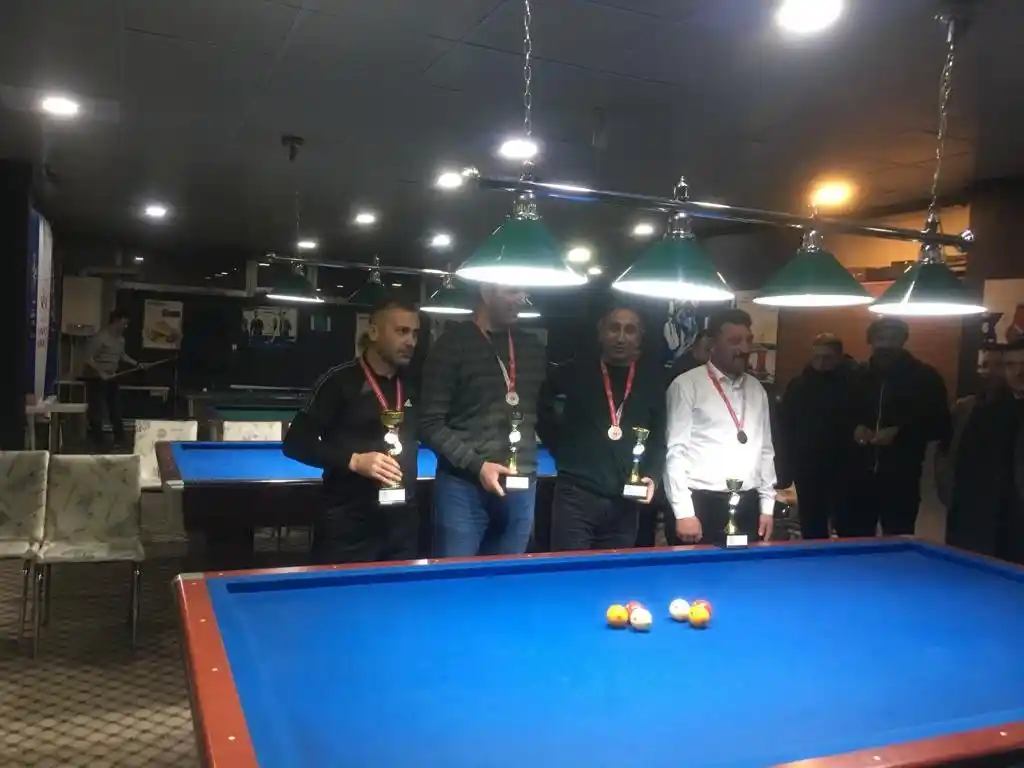 Kars'ta 3 bant bilardo şampiyonası sona erdi
