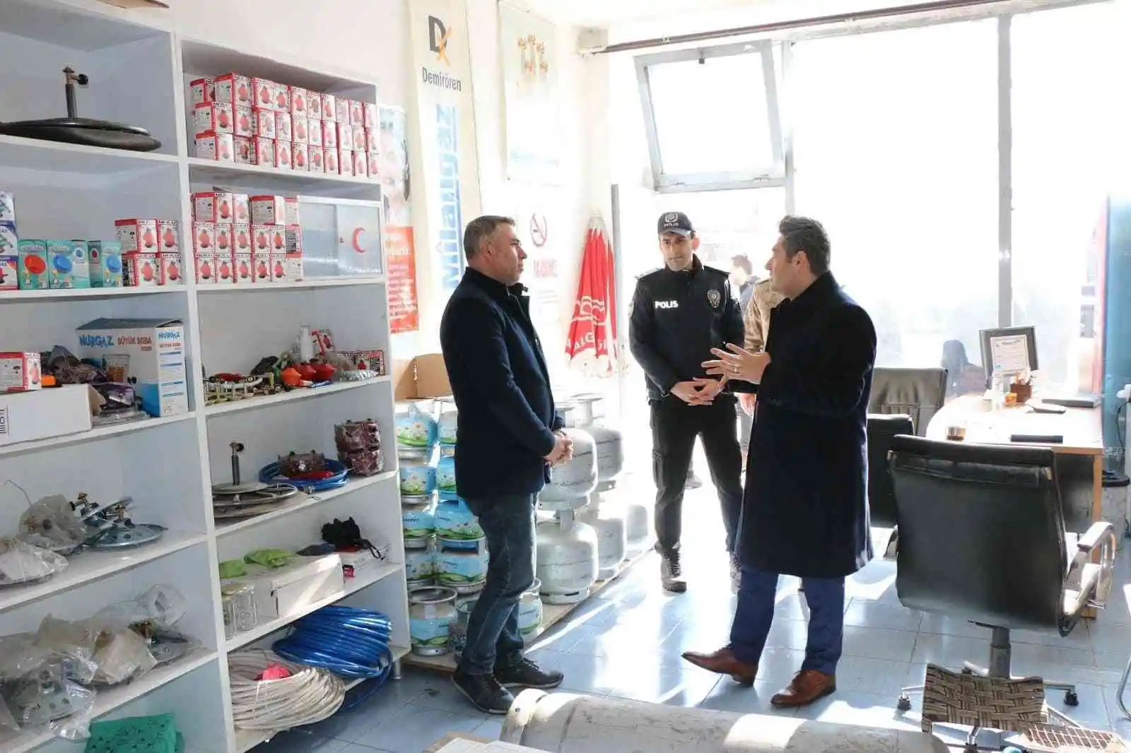 Kaymakam Özçelik, “Halkımızın kapısı bizlere açık olduğu gibi, bizim de halkımıza kapımız her zaman açıktır”
