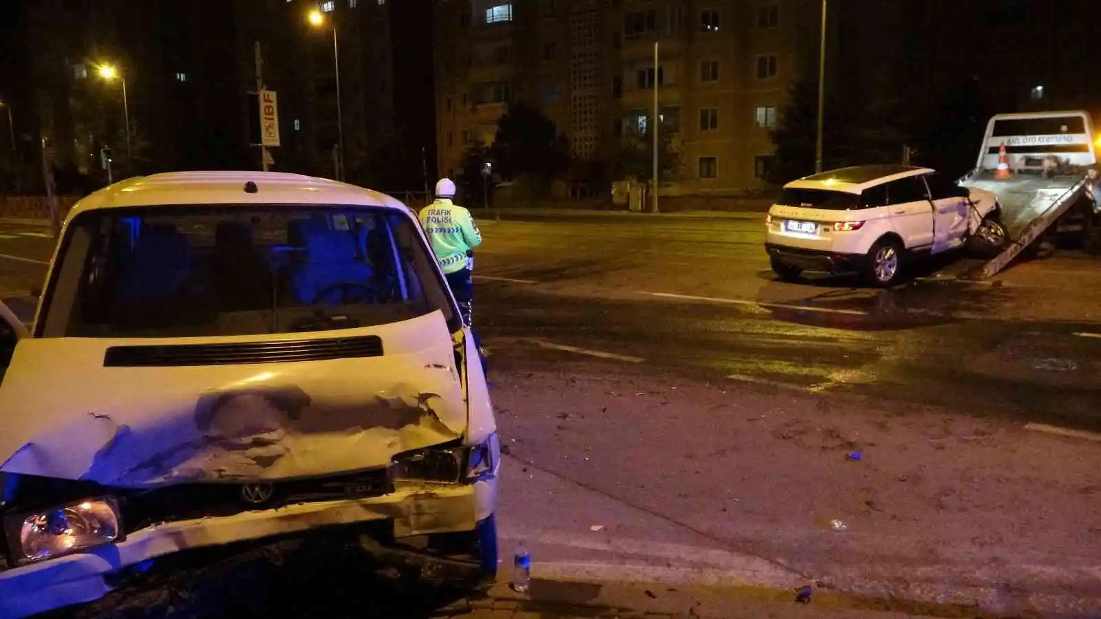Kayseri'de cip ile ticari araç çarpıştı: 7 yaralı

