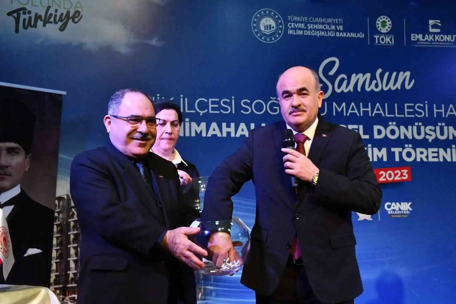 Kentsel dönüşüm hak sahiplerinin kura heyecanı