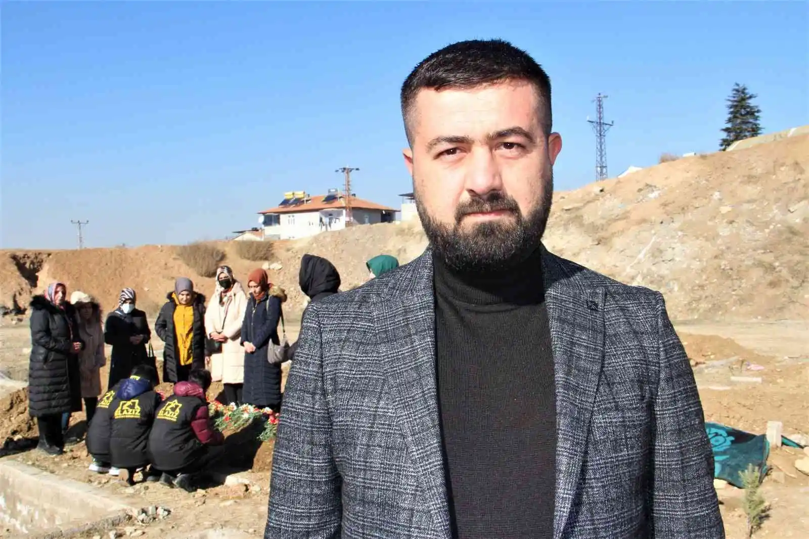 Kimsesizler mezarlığına gömülmüştü, Elazığlılar engelli kızın ’kimsesi’ oldu