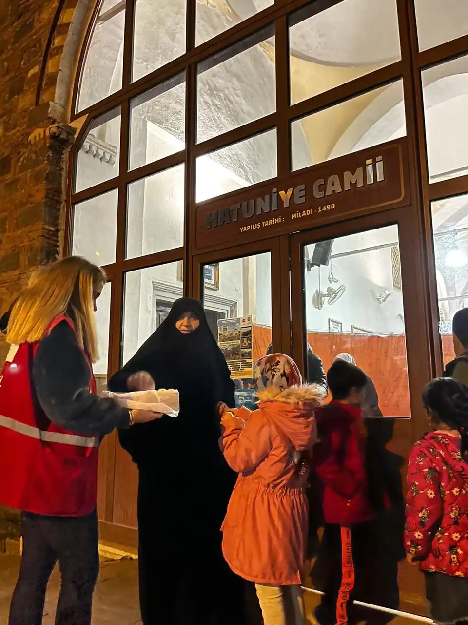 Kızılay’dan kandil gecesi 2 bin kişilik çorba