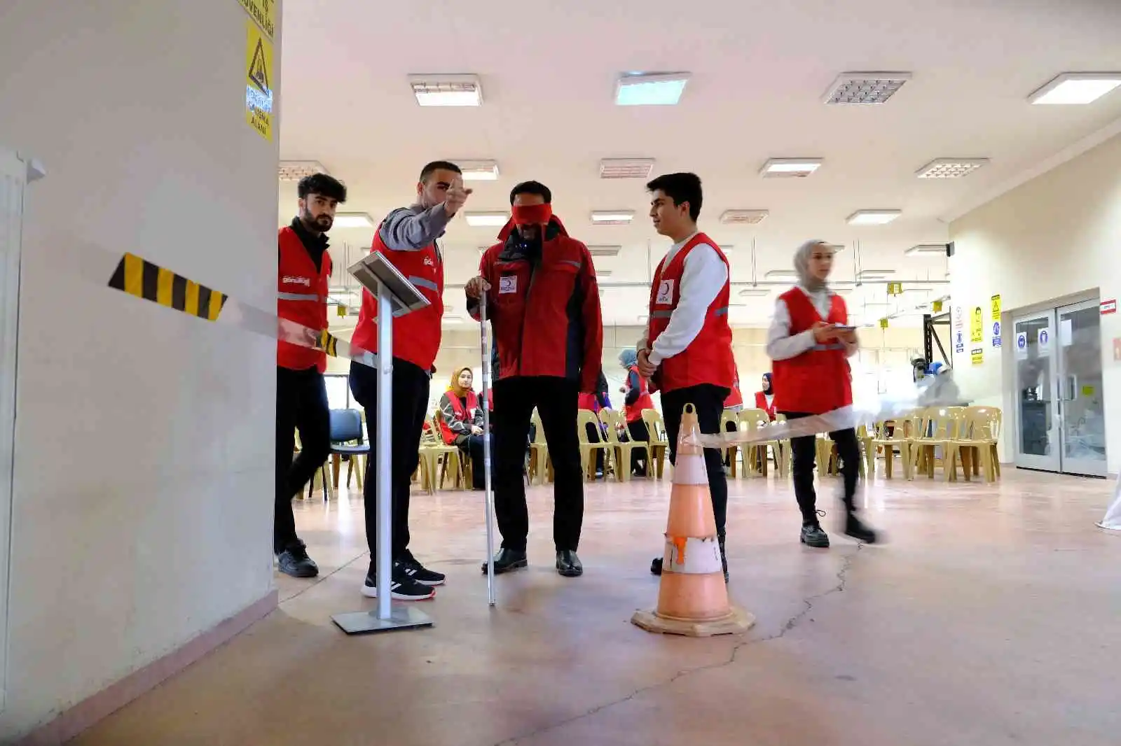Kızılay, Erzincan’da engelli vatandaşlarla buluşarak çeşitli etkinlikler düzenledi