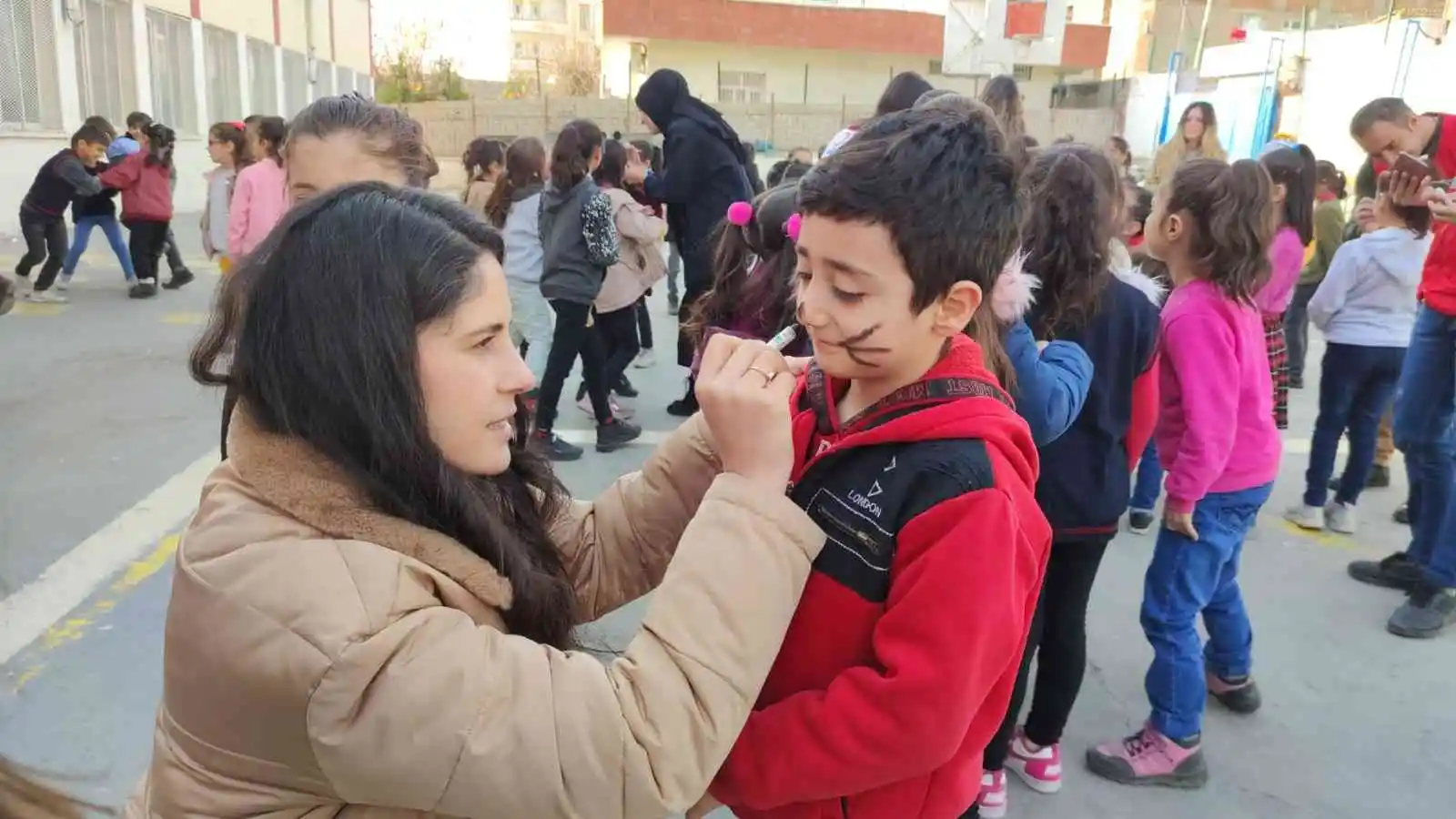 Kızılay şubesi öğrenciler ile eğlendi