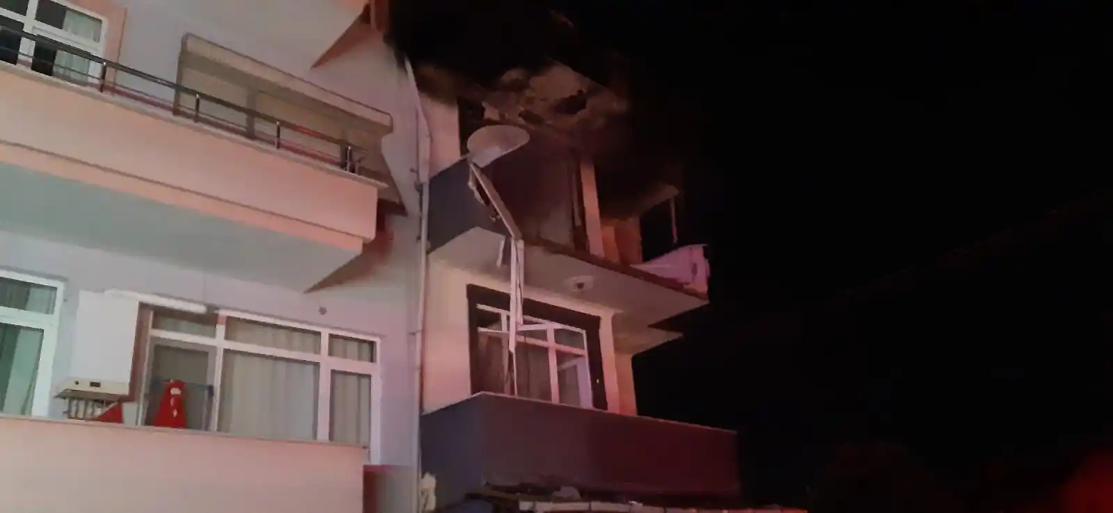 Kocaeli’de patlama: Olay yerine çok sayıda itfaiye, ambulans sevk edildi