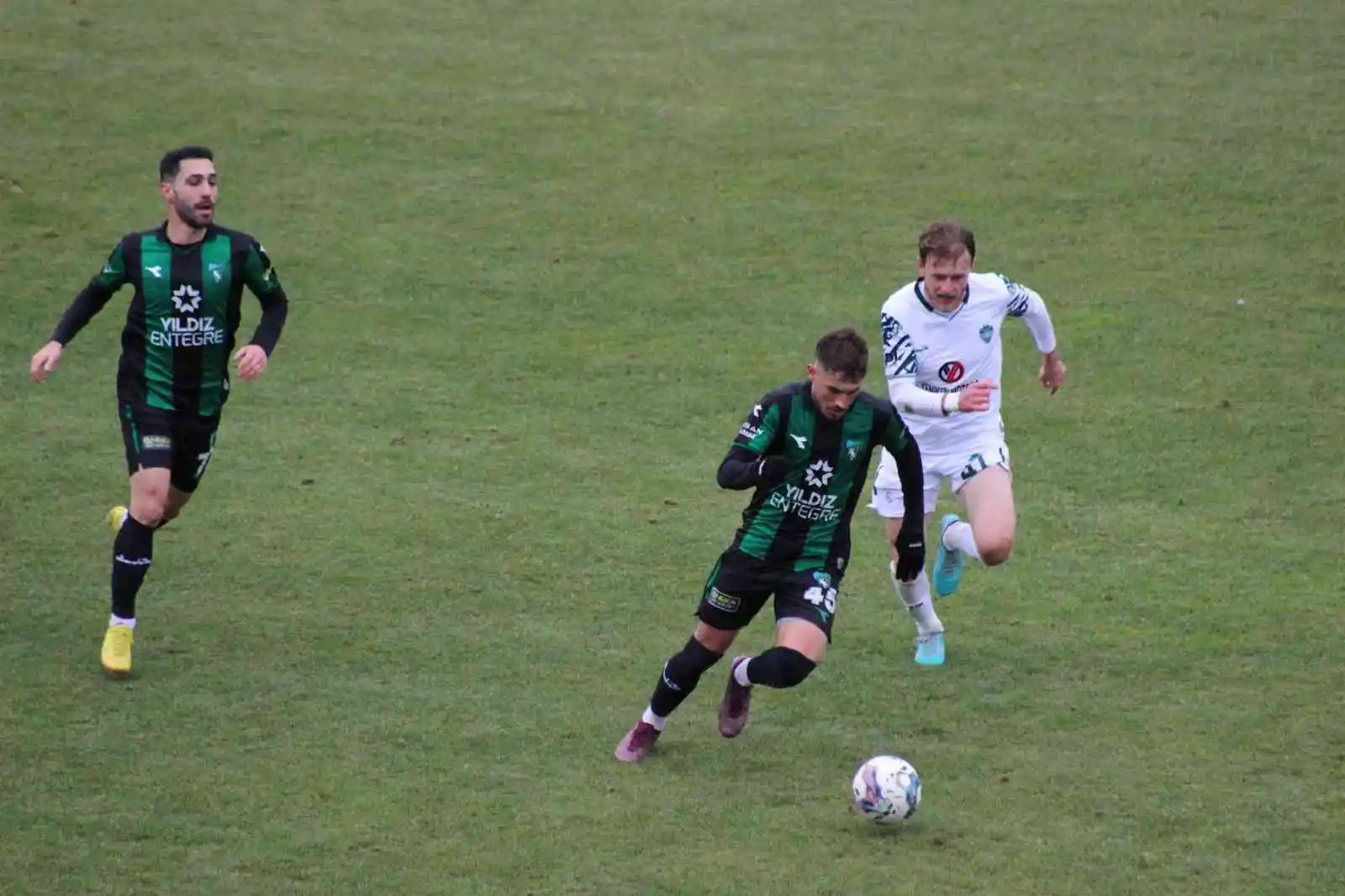 Kocaelispor, liderlik şansını elinin tersiyle itti