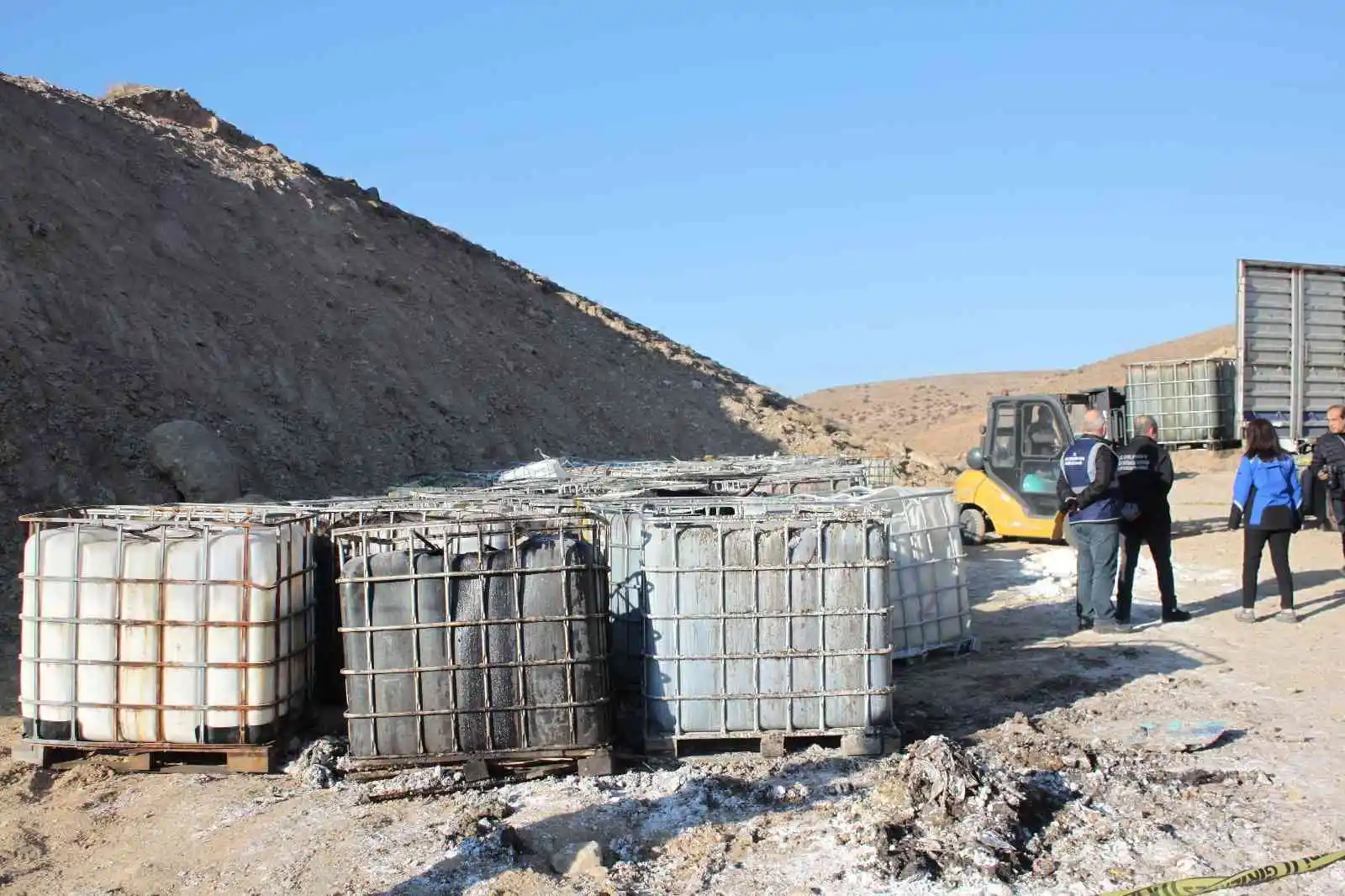 Konya’da çevreye kimyasal atık atan 4 kişiye 73 milyon ceza