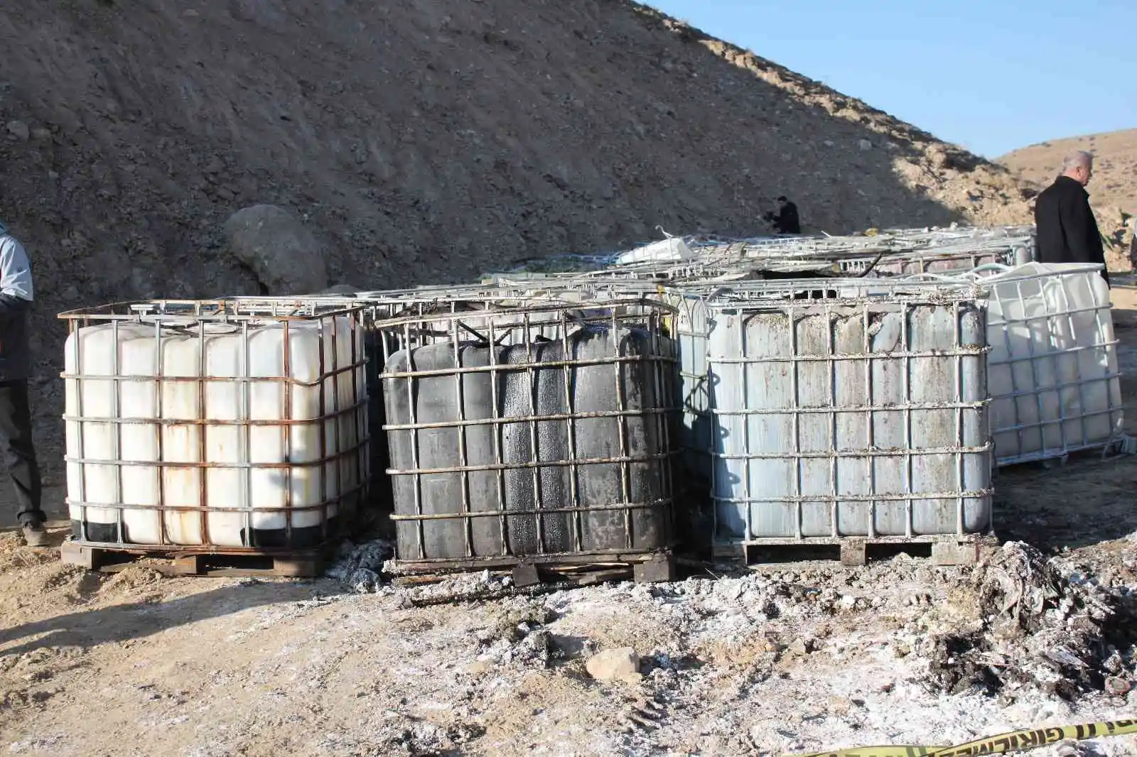 Konya’da çevreye kimyasal atık atan 4 kişiye 73 milyon ceza