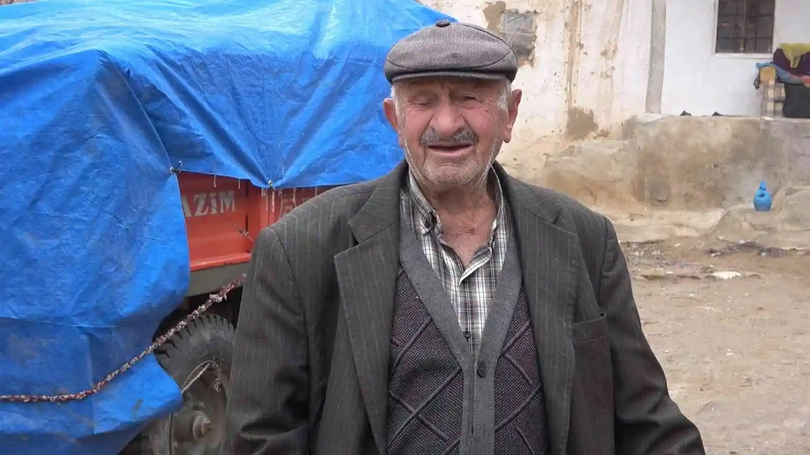 Köydeki evleri bir gecede soyan hırsızlar yakalandı: 476 saatlik kamera görüntüsü incelendi