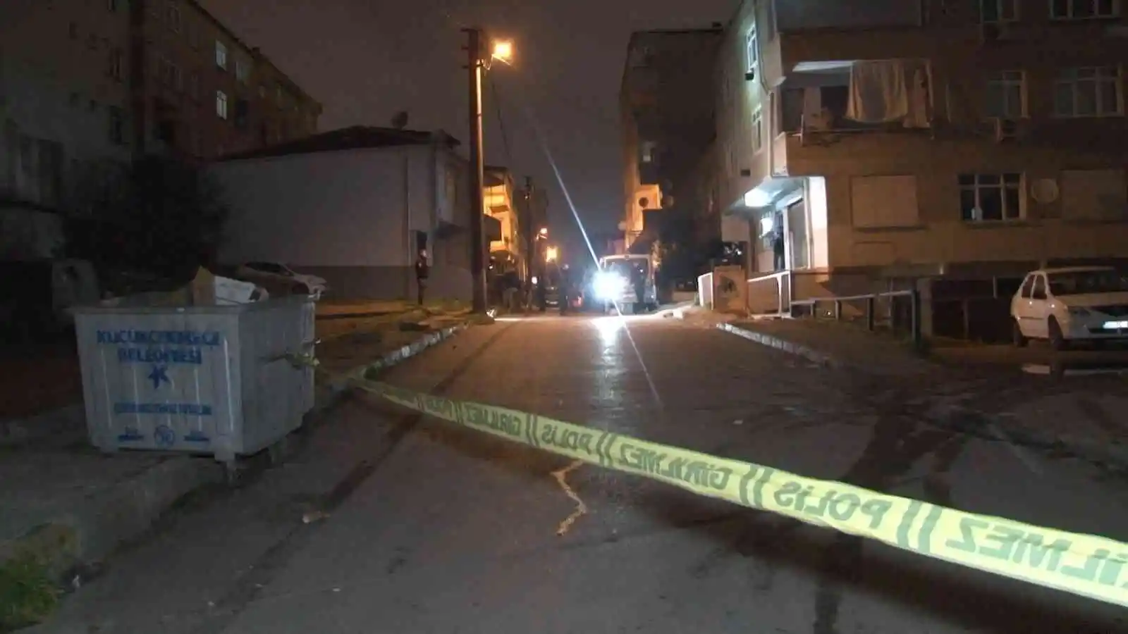 Küçükçekmece’de düğün çıkışı silahlı saldırı: 2 yaralı