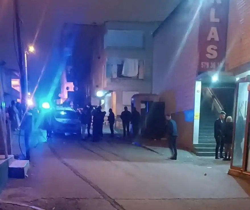 Küçükçekmece’de düğün çıkışı silahlı saldırı: 2 yaralı