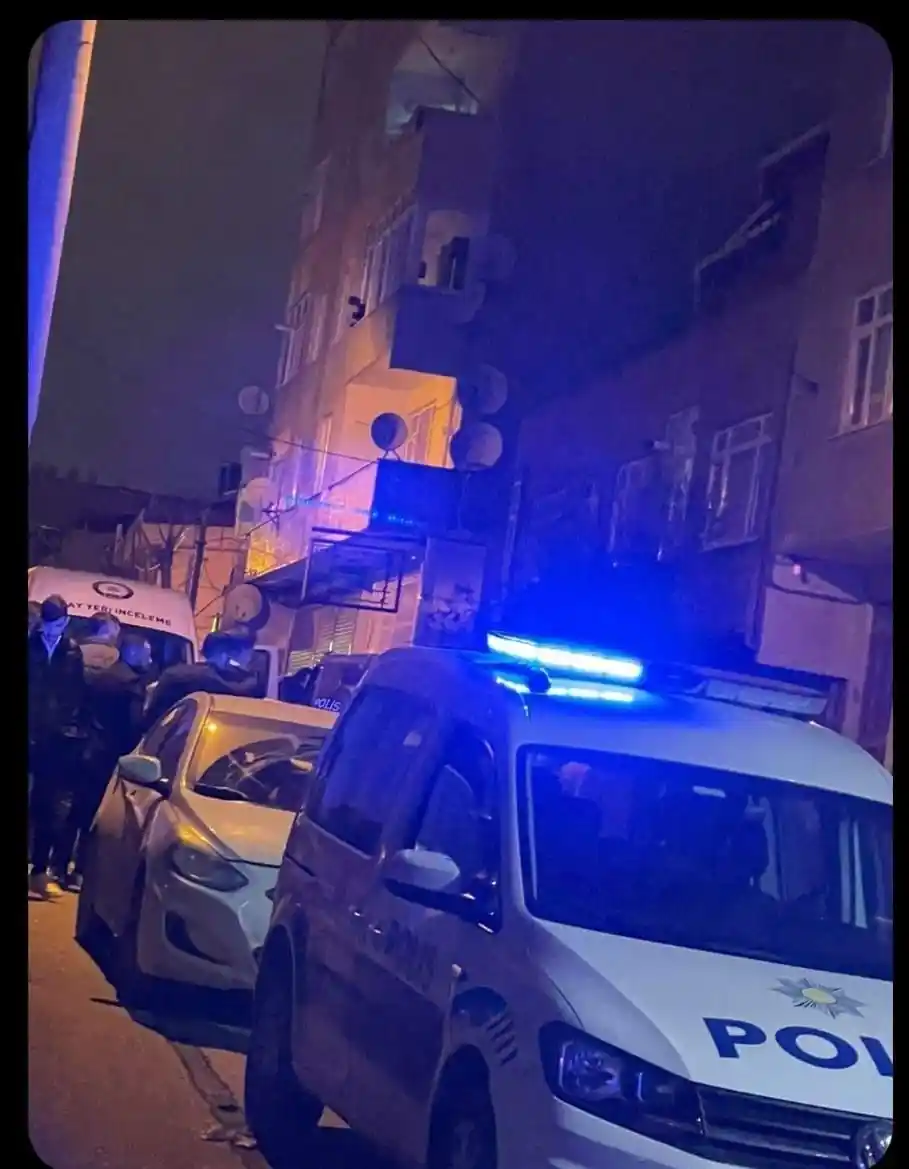 Küçükçekmece’de düğün çıkışı silahlı saldırı: 2 yaralı